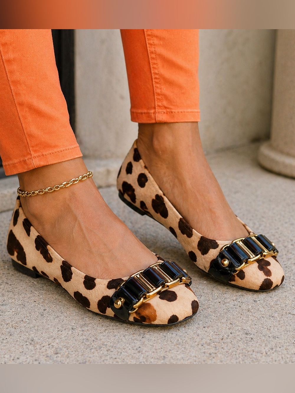 Tory Burch Brown and Cream Flats